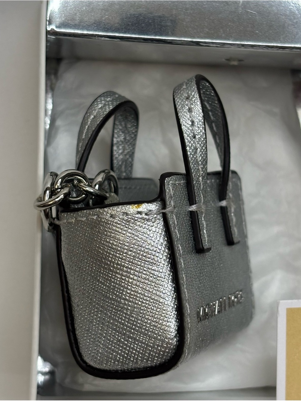 Michael Kors Metallic Silver Mini Tote Key charm - Picture 3 of 4